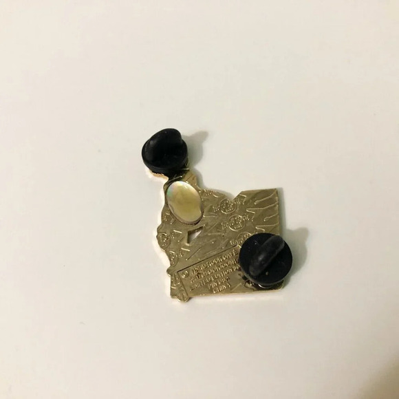 2007 Hard Rock Cafe Toronto Birthstone Girl Series Pin March Limited Edition - Picture 3 of 13